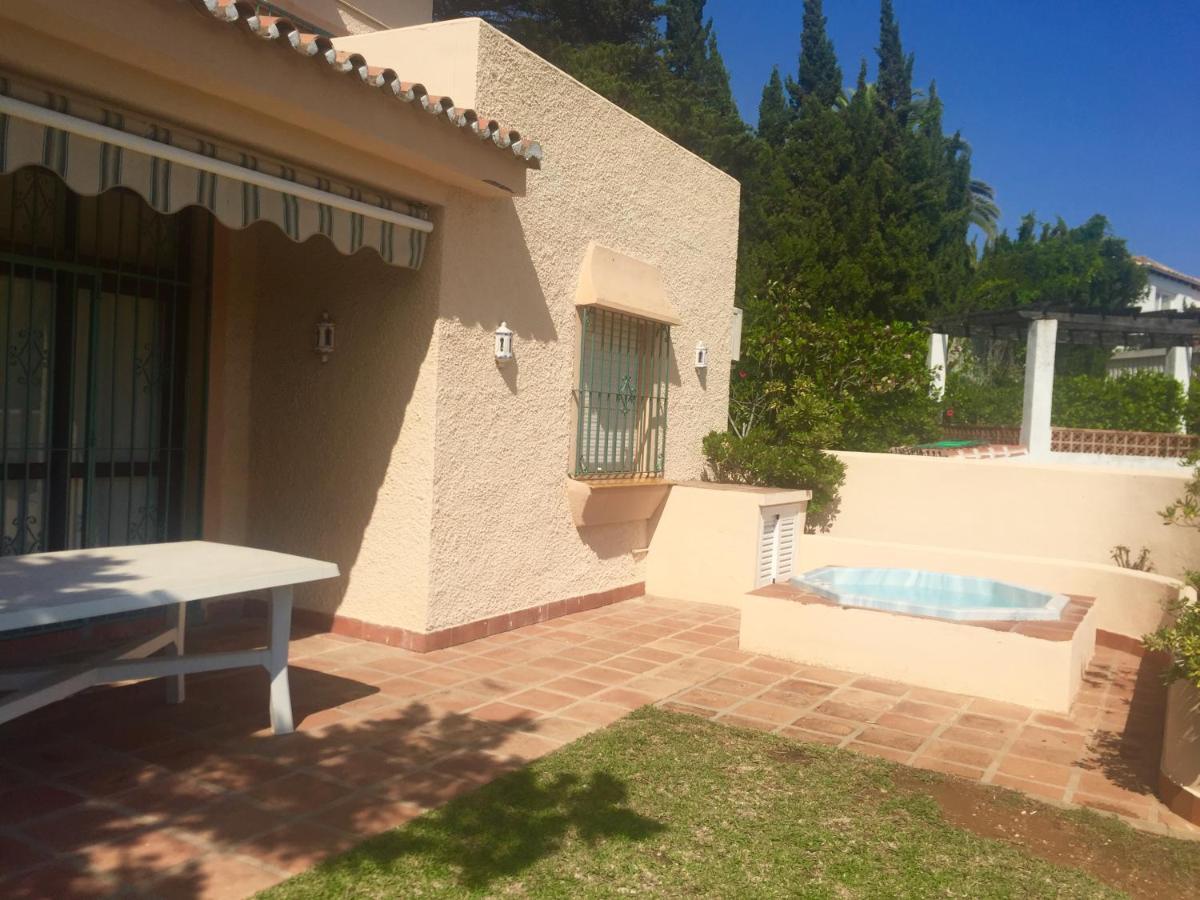 Marbesa Villas With Jacuzzi Marbella Exterior photo